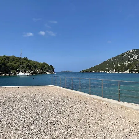 Olive Tree By The Sea Apartment