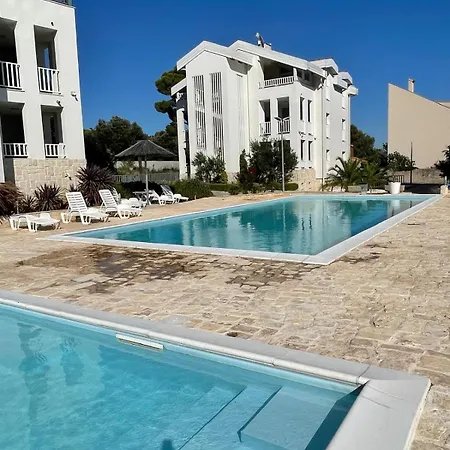 Olive Tree By The Sea 公寓 Tribalj