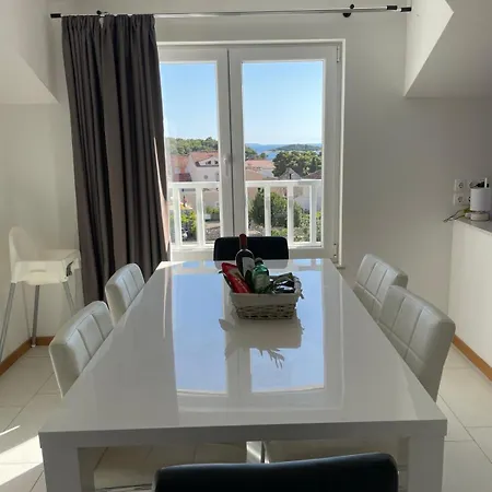 Olive Tree By The Sea Apartment