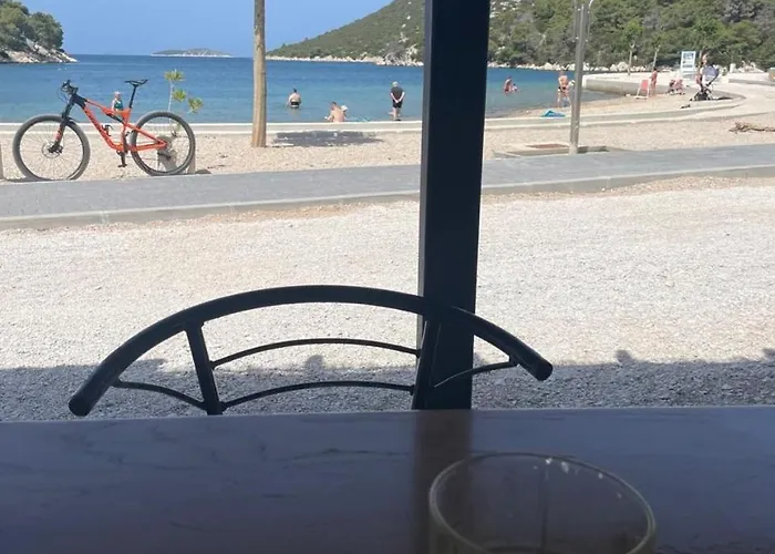 Olive Tree By The Sea Apartamento Tribalj