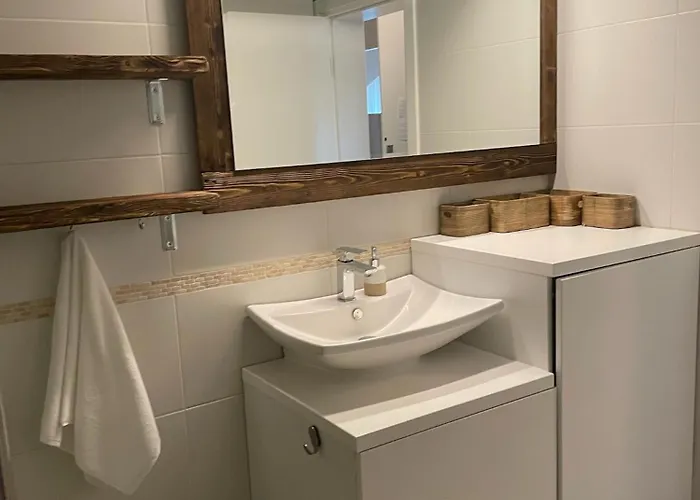 Olive Tree By The Sea 아파트 *